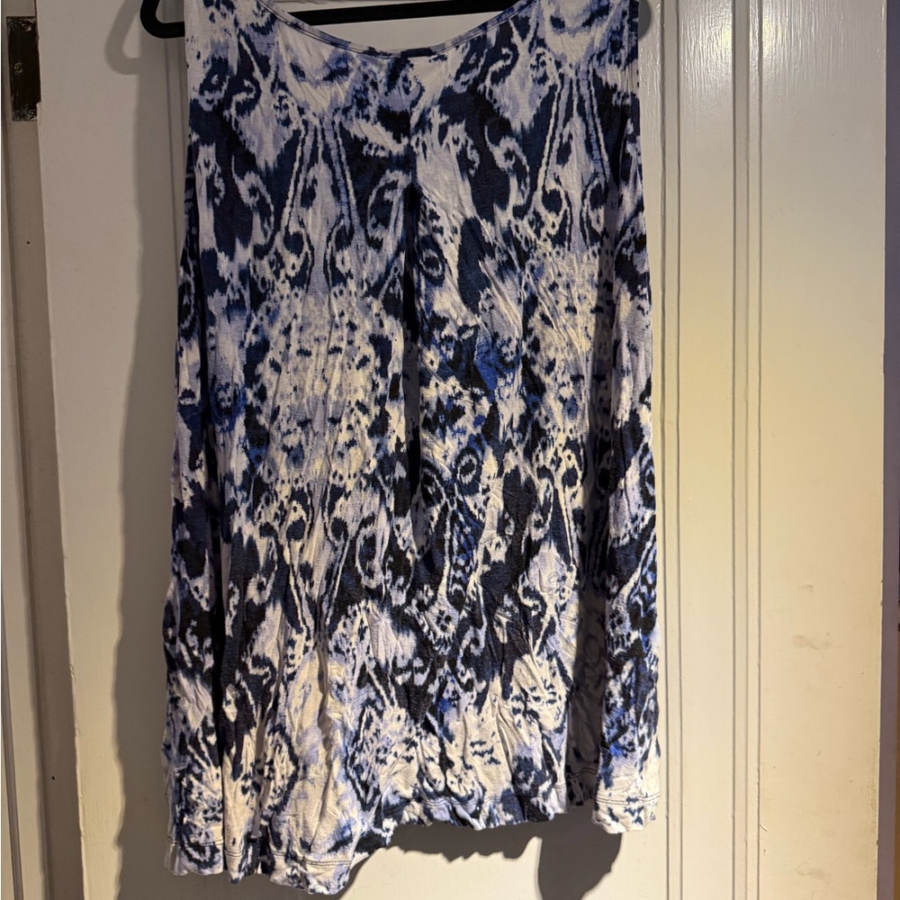 Blue and White Patterned Top